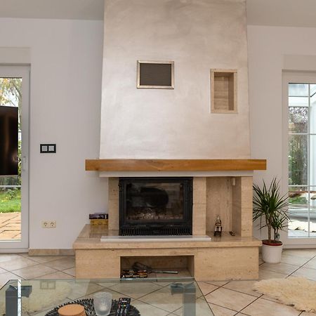Ganzes Ferienhaus In Leipzig Mit Garage Und Fussbodenheizung Εξωτερικό φωτογραφία