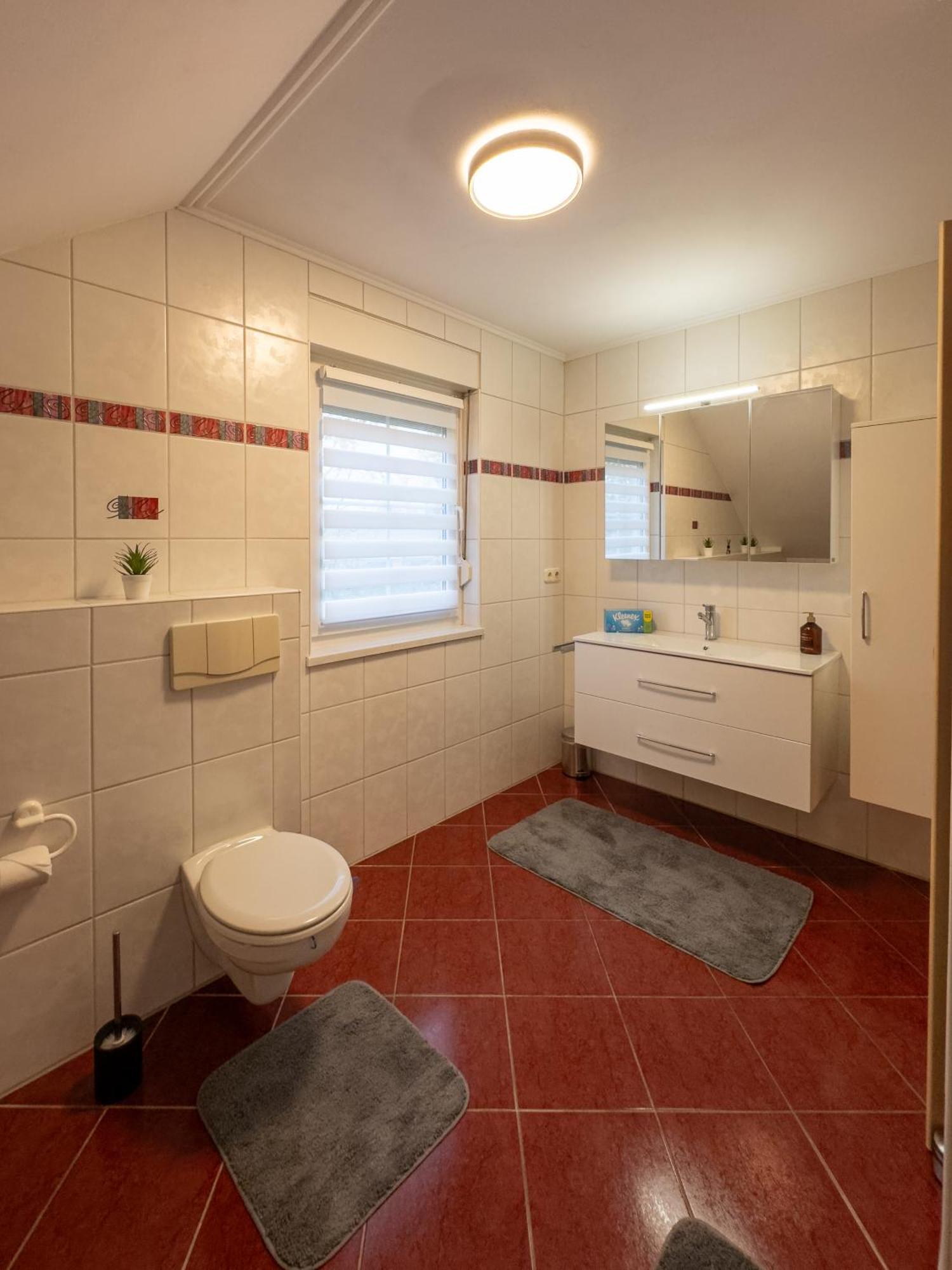 Ganzes Ferienhaus In Leipzig Mit Garage Und Fussbodenheizung Εξωτερικό φωτογραφία